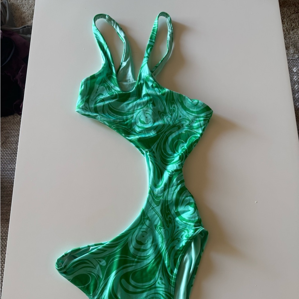 Frankie’s Bikini x Naomi One Piece Size Small NWOT